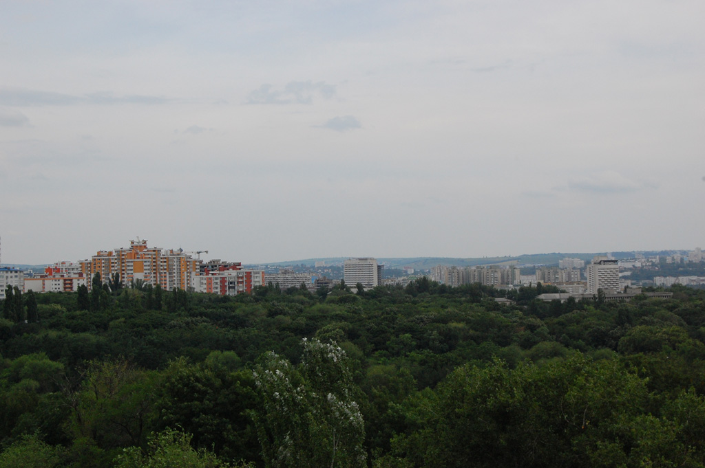 MD, Orasul Chisinau, Parcul Valea Trandafirilor, Vedere de pe Roata Dracului spre centrul orasului