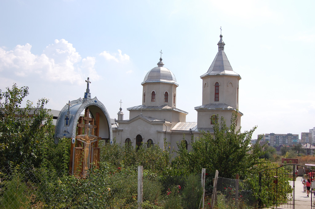 MD, Orasul Chisinau, Biserica Ortodoxa Sfinta Cuvioasa Paraschiva pe strada Nicolae Sulac