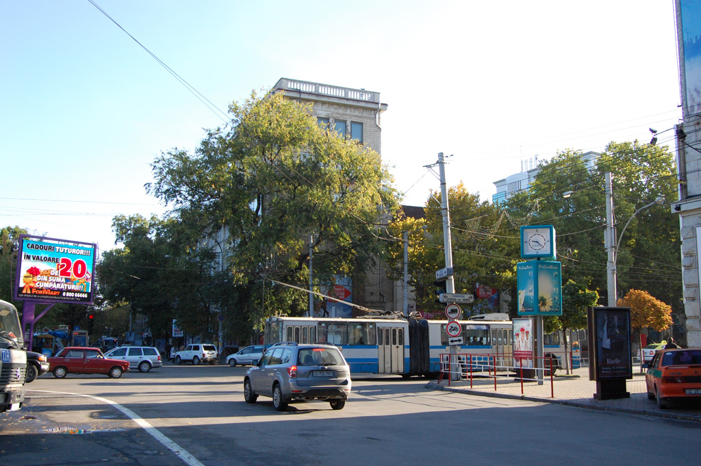 MD, Orasul Chisinau, Intersecția strazii Pușkin cu Bulevardului Ștefan cel Mare, Lumea Copiilor