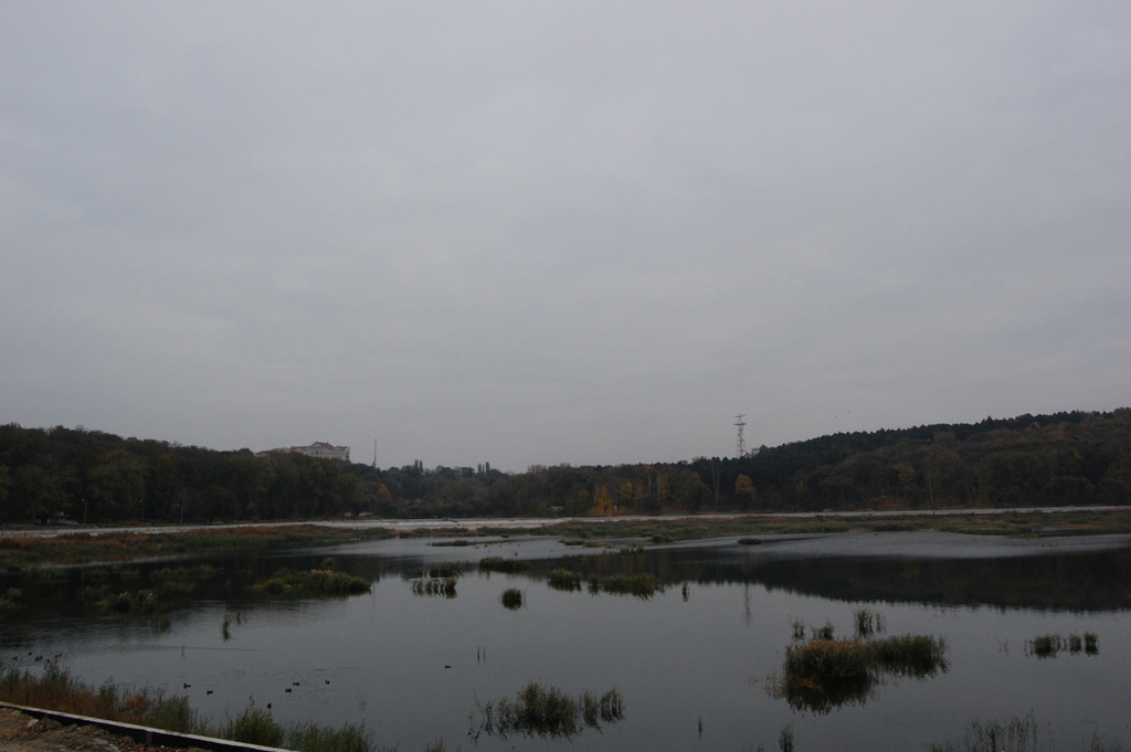 MD, Orasul Chisinau, Lacul Valea Morilor, Vedere spre Sectorul Centru