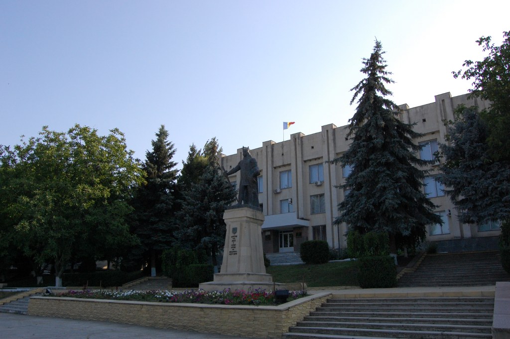 MD, Orasul Cimişlia, Consiliul Raional Cimislia, Monument lui Stefan cel Mare
