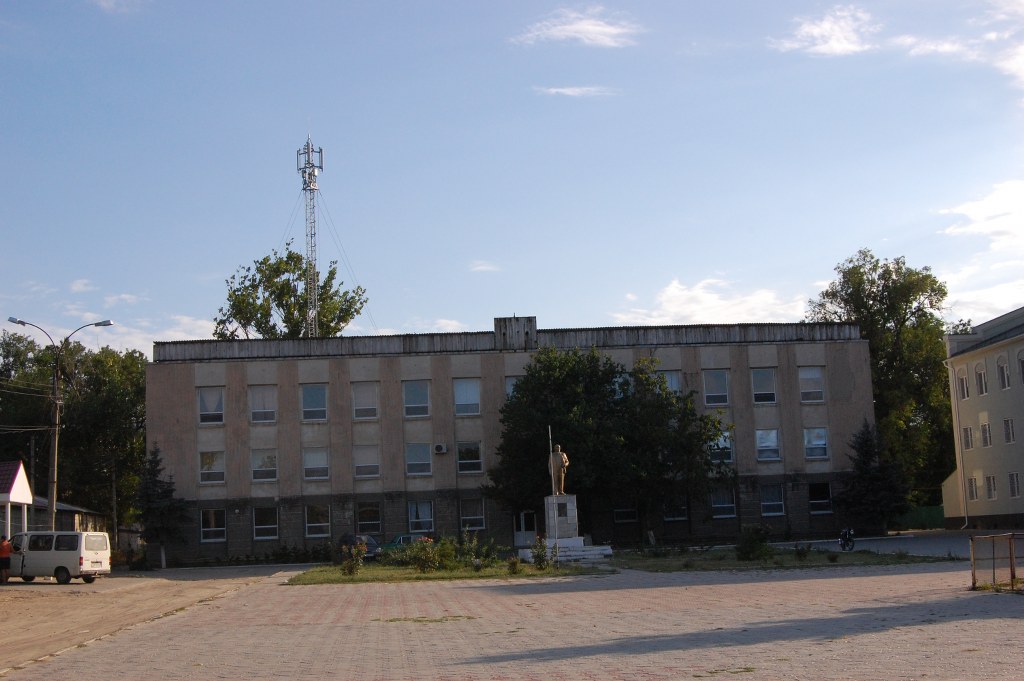 MD, Municipality Comrat, Orasul Ceadir-Lunga, Monument lui Lenin
