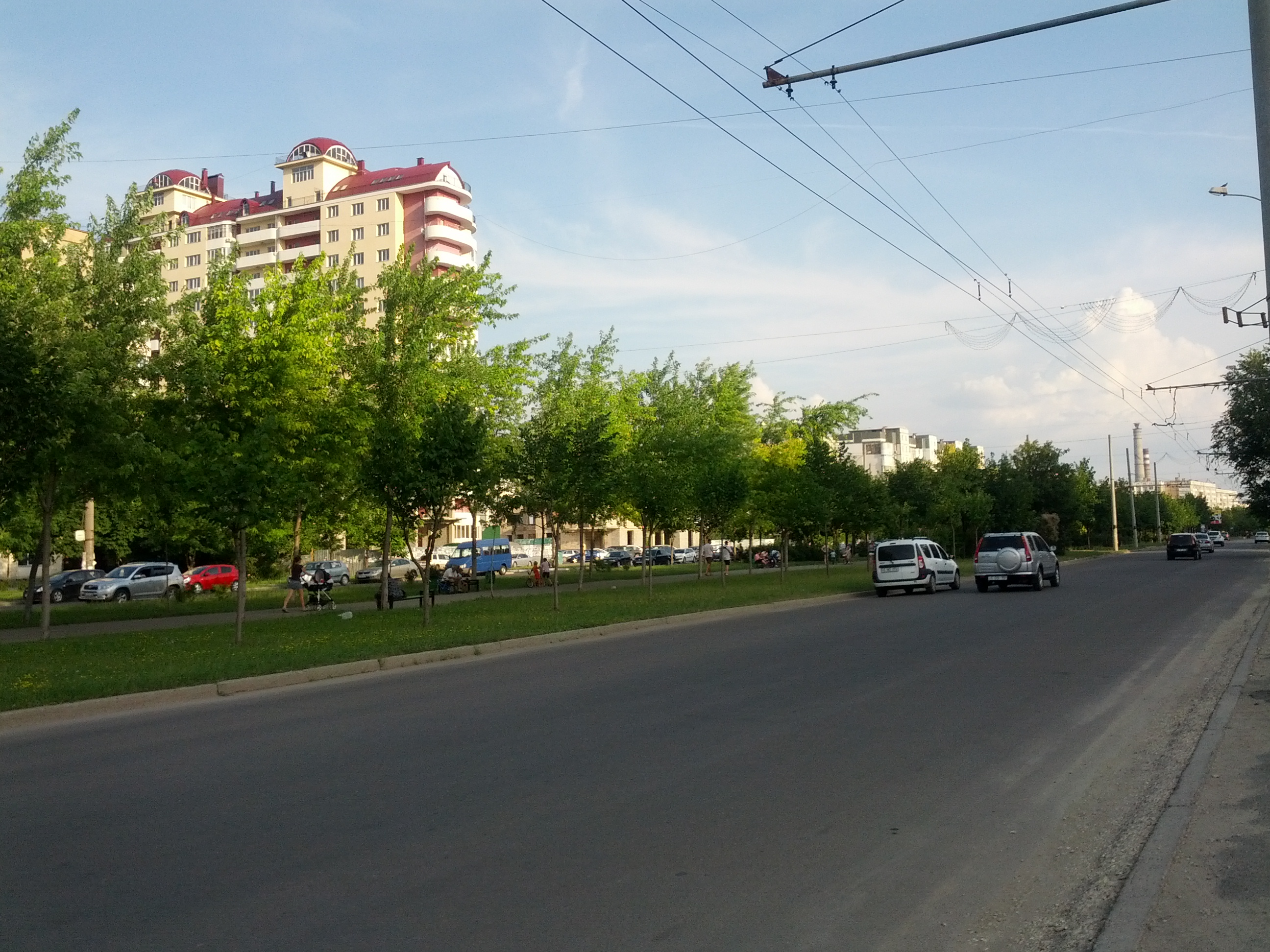 MD, Orasul Chisinau, Bulevardul Mircea cel Batrin, Directia spre cercul de la Ciocana