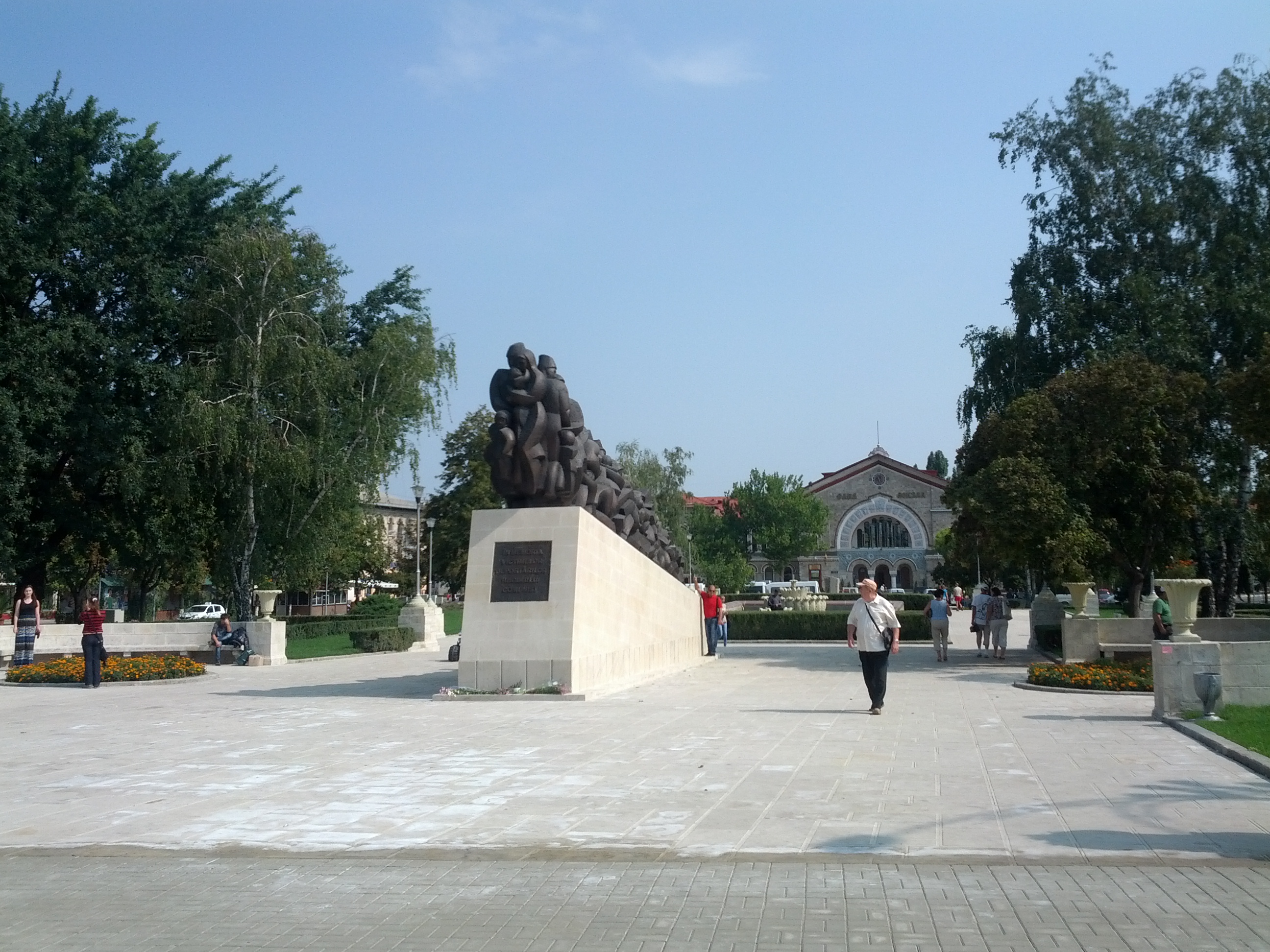 MD, Orasul Chisinau, Gara Feroviara, Monument In Memoria Victimelor Deportarilor Regimului Comunist
