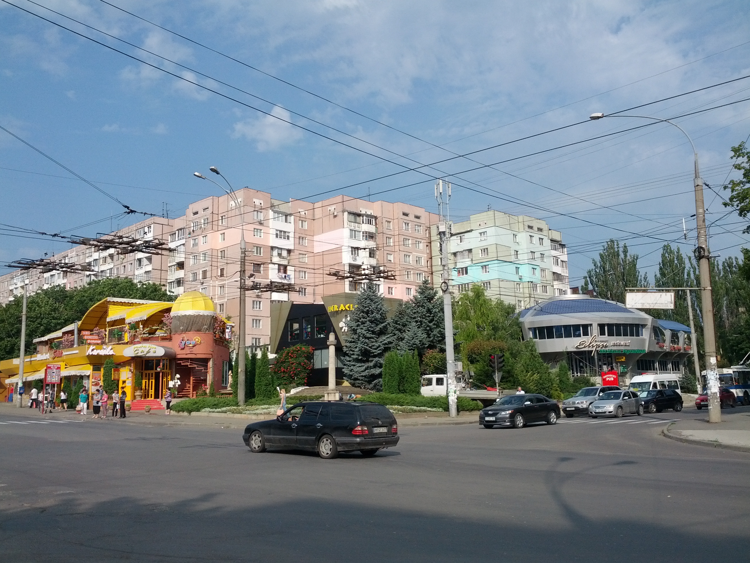 MD, Orasul Chisinau, Intersectia Bulevardul Traian cu Strada Independentii