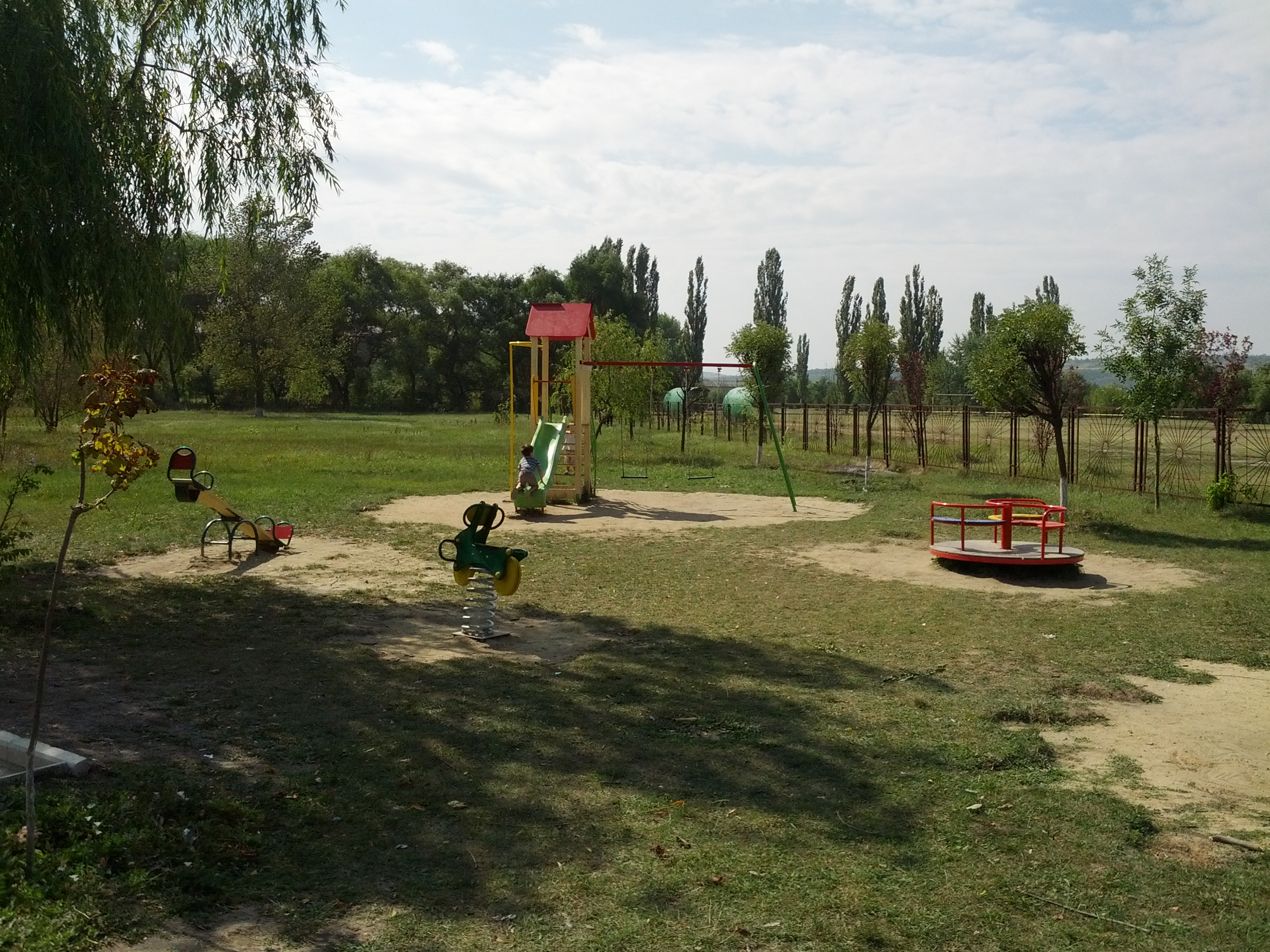 MD, Район Cimislia, Satul Gura Galbenei, Teren de joaca pentru copii