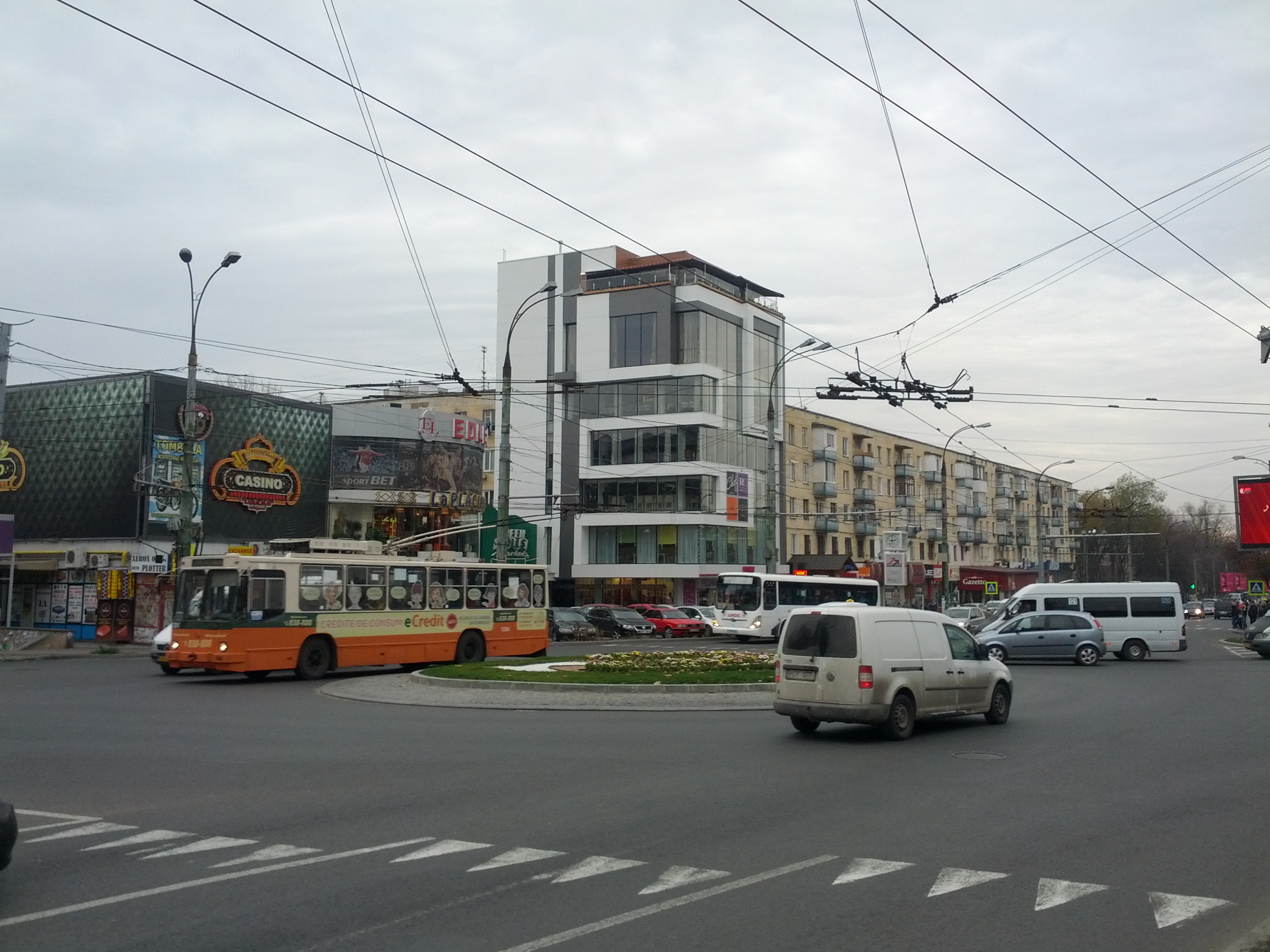 MD, Orasul Chisinau, Cercul de la Riscani, Intersectia Bulevardul Moscovei cu Alecu Russo