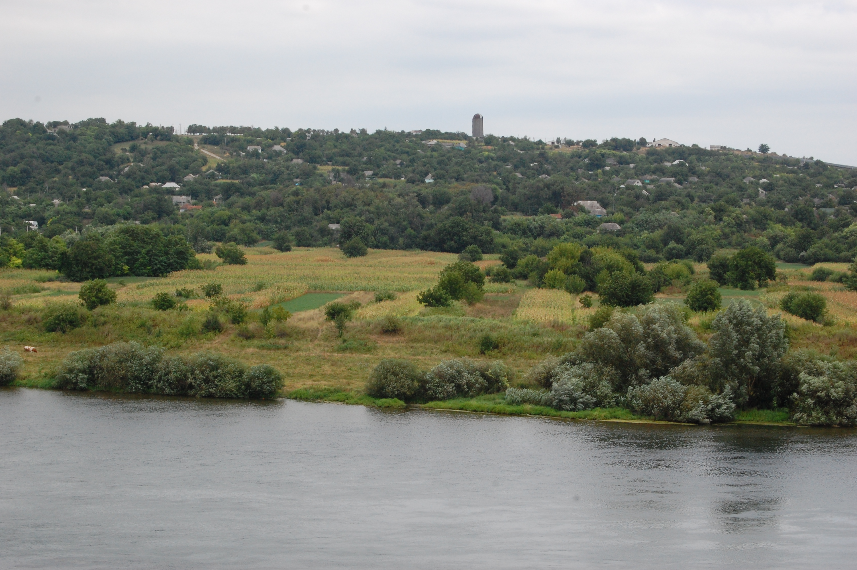MD, Orasul Soroca, Vedere din cetate spre Ucraina satul Tsekynivka