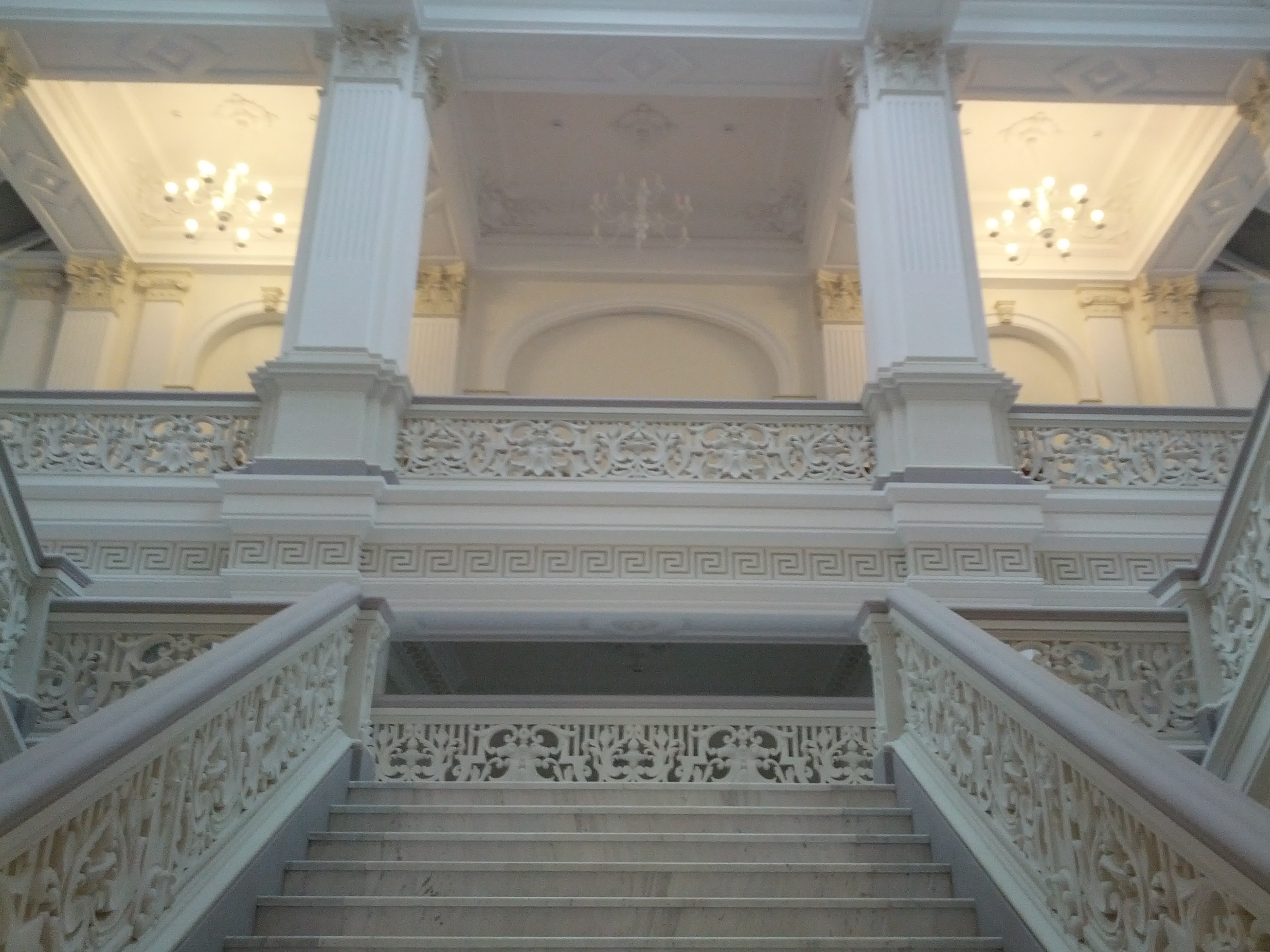 MD, Orasul Chişinău, Muzeul Național de Artă, Scările renovate
