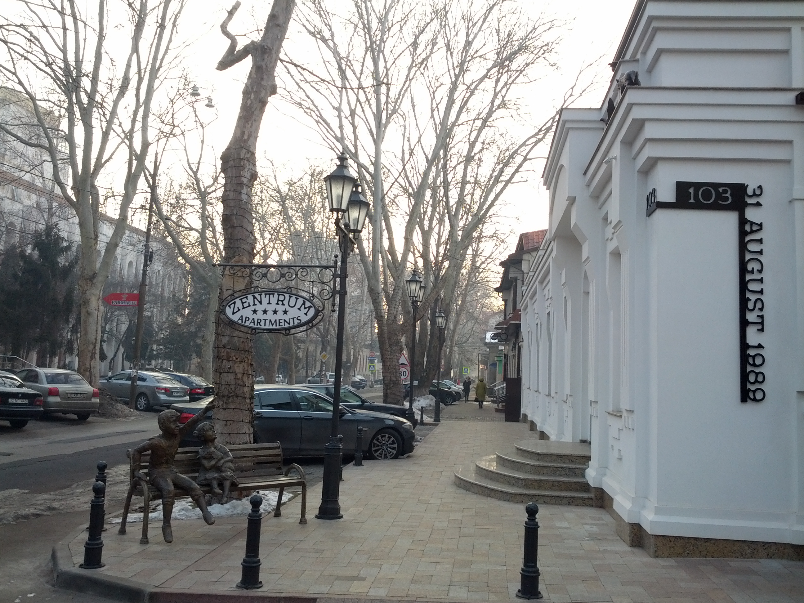 MD, Orasul Chisinau, Monumentul de la Zentrum Apartments 