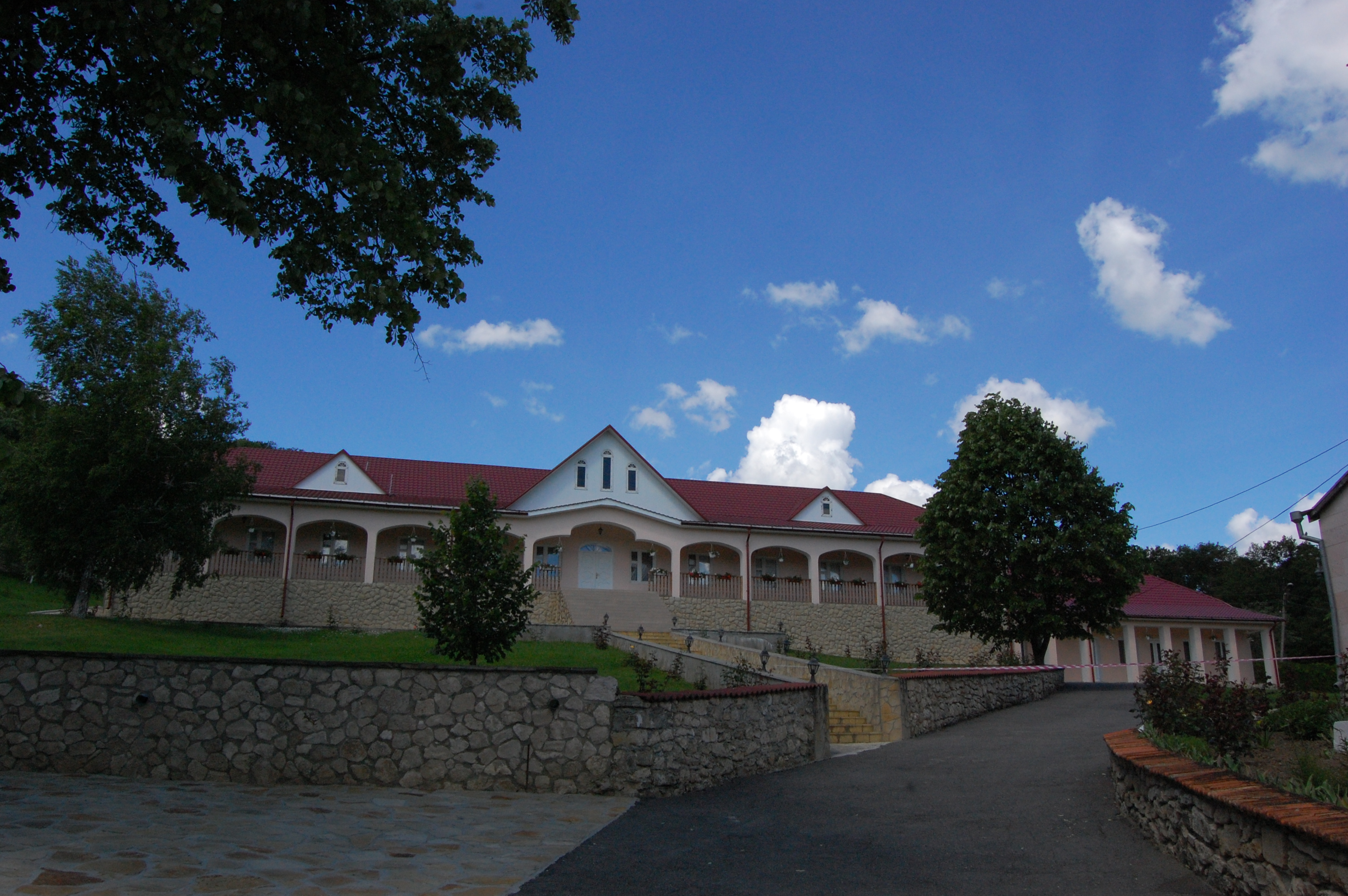 MD, Raionul Ialoveni, Satul Suruceni, Casa auxiliara la Manastirea Suruceni