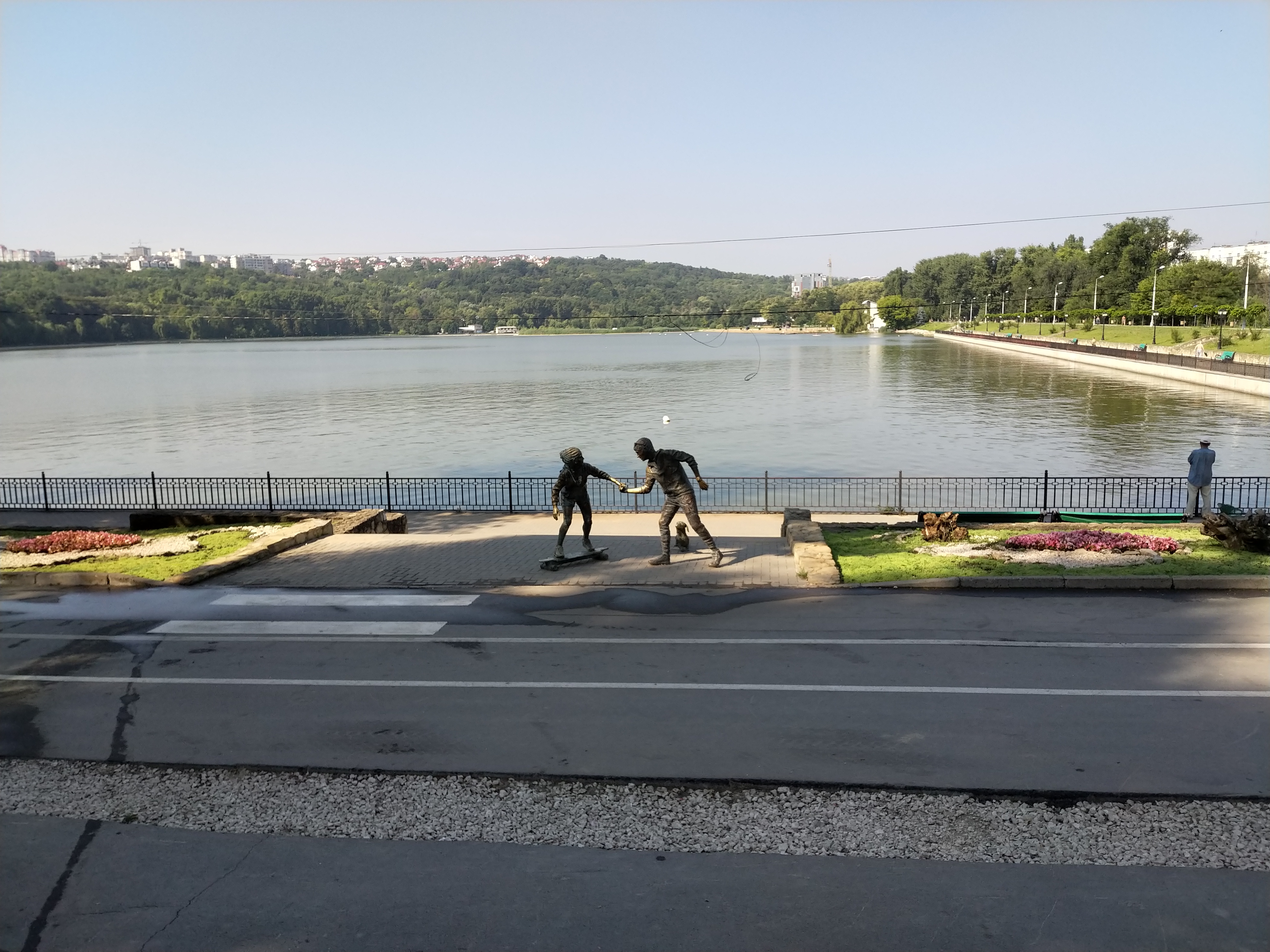 MD, Orasul Chişinău, Monument Skaterilor la Valea Morilor