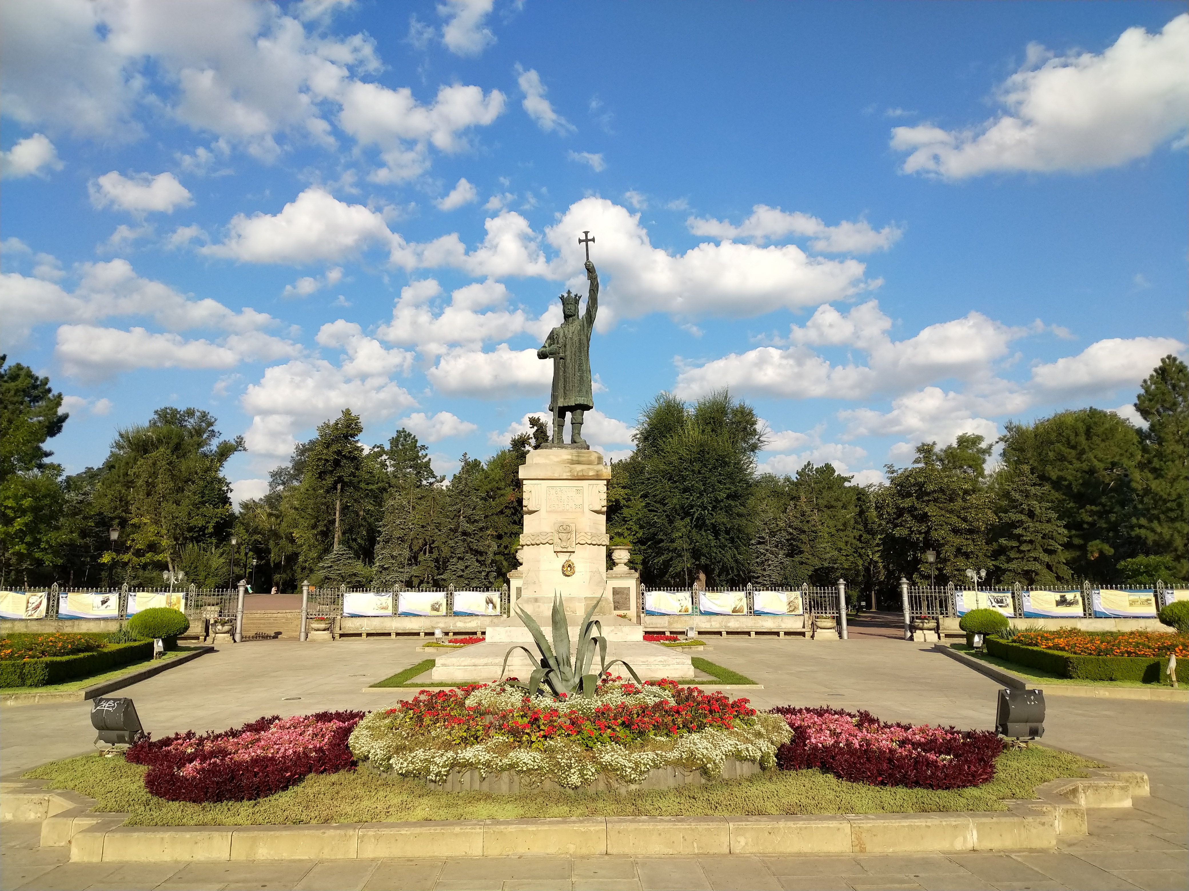 MD, Orasul Chişinău, Monument lui Stefan cel Mare