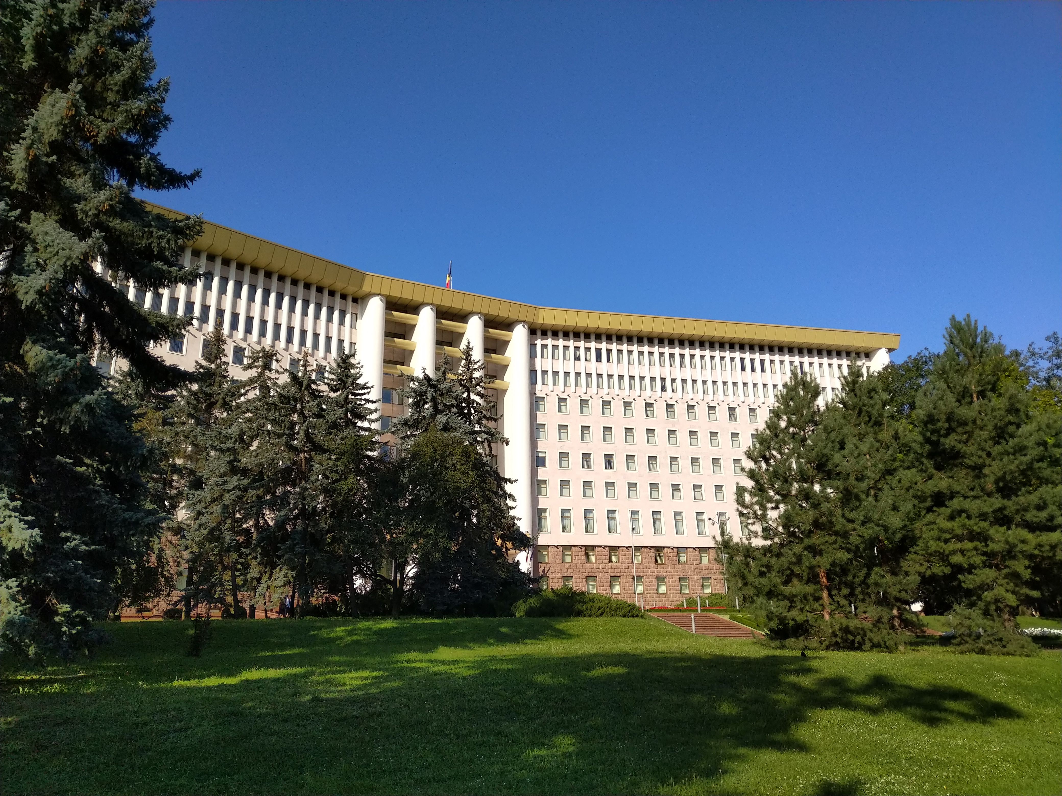 MD, Orasul Chişinău, Parlamentul