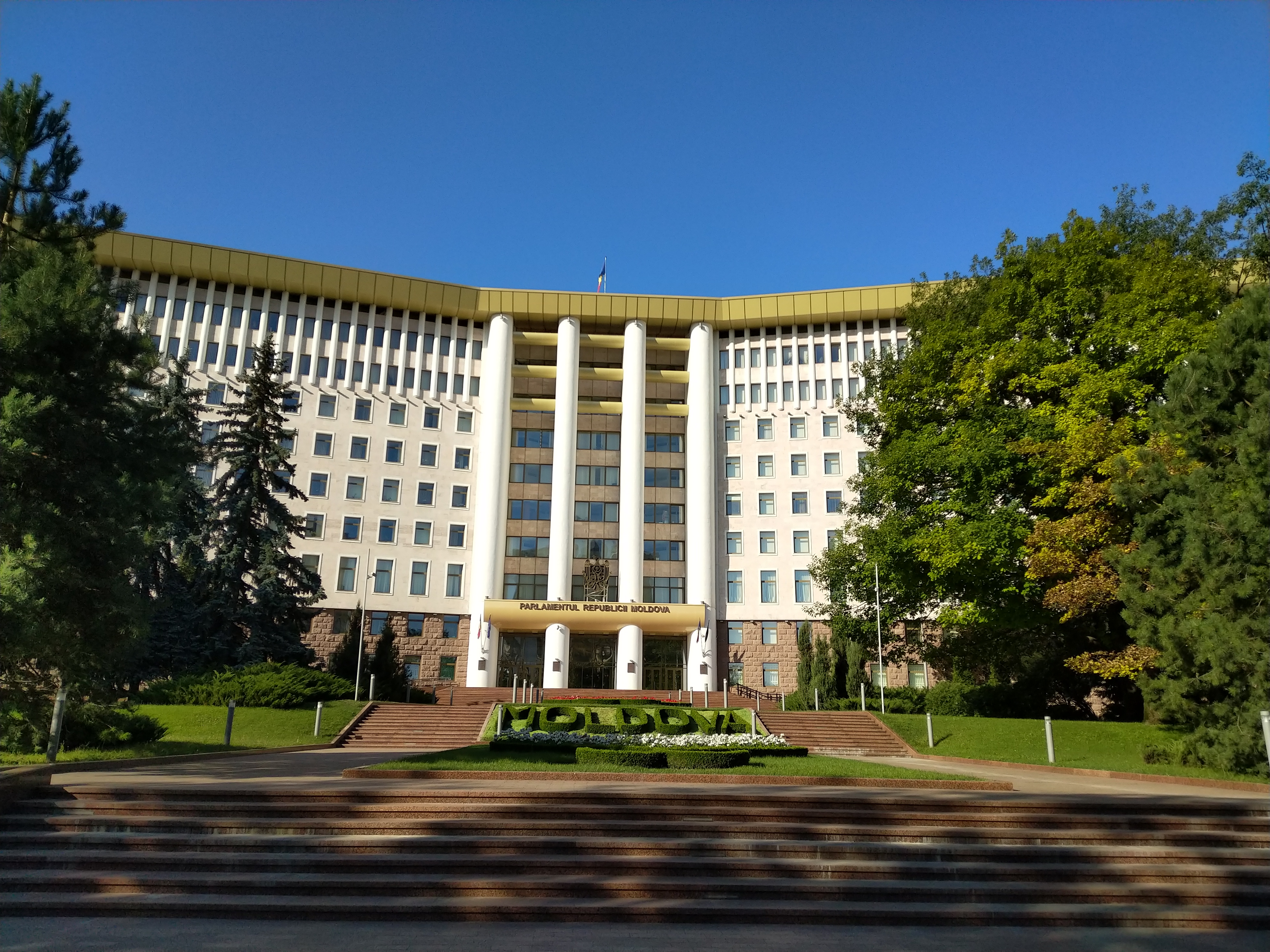MD, Orasul Chişinău, Parlamentul Republicii Moldova