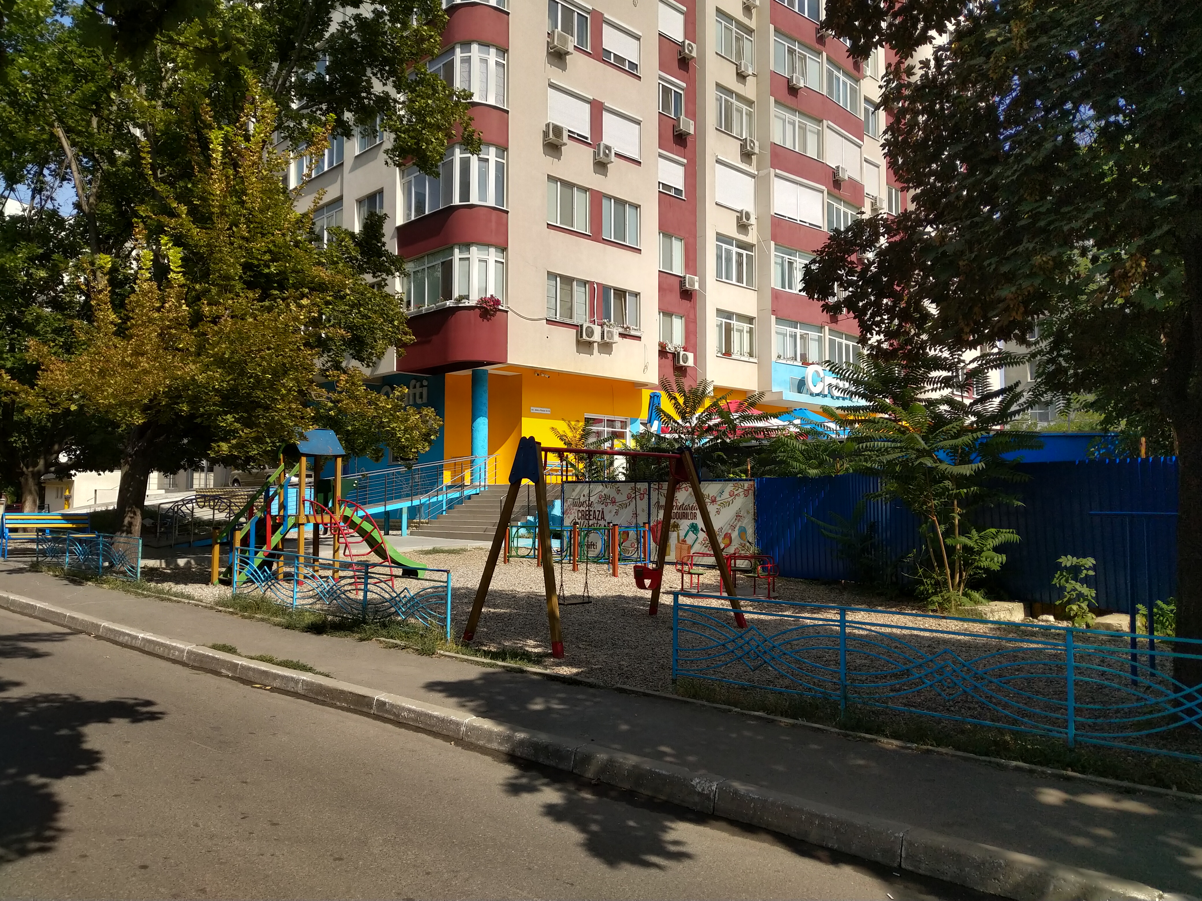 MD, Orasul Chisinau, Terenul de joaca Crafti la Ciocana