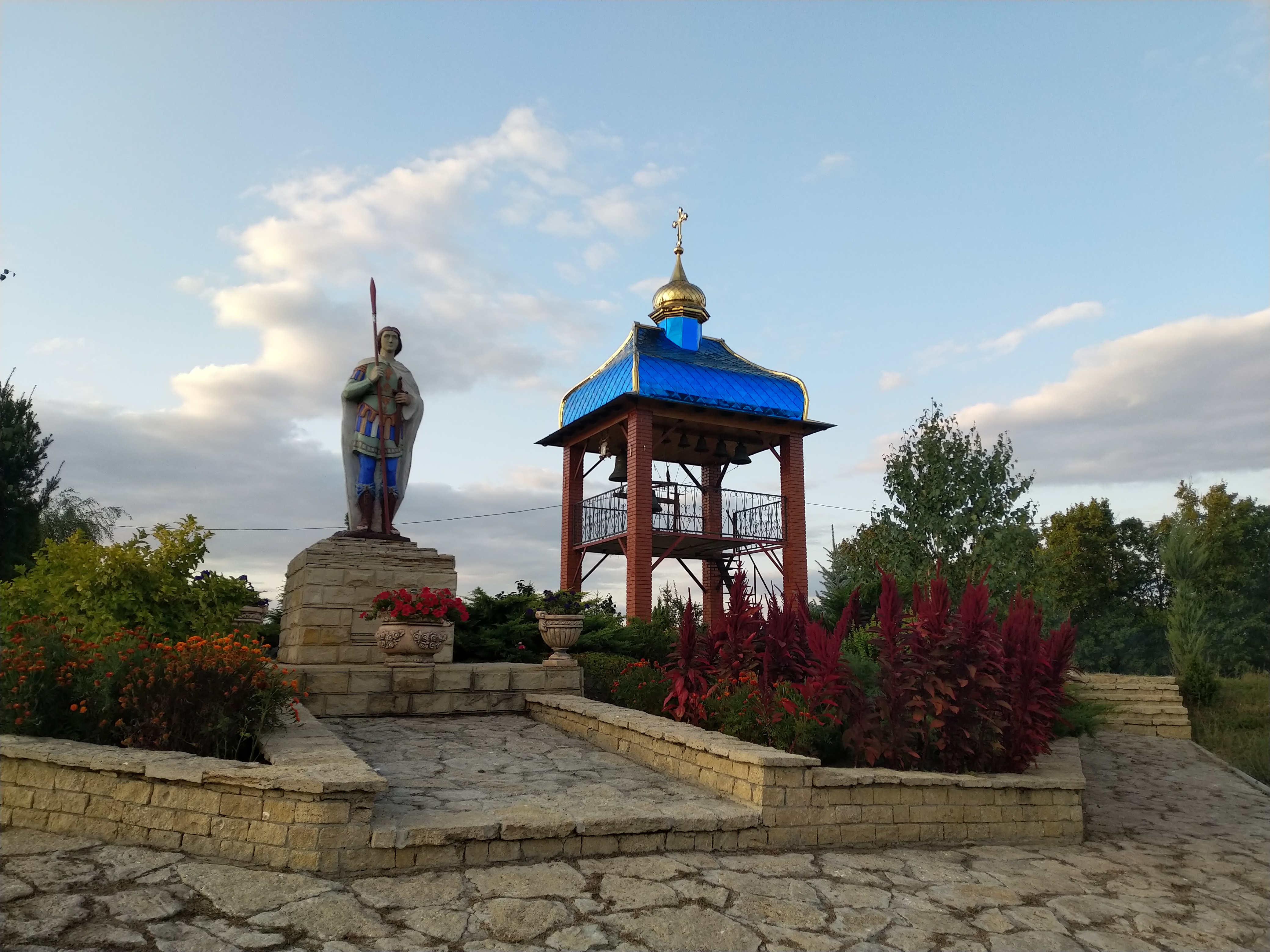 MD, Район Cimislia, Satul Zloti (Statie de Cale Ferata), Clopotnița la mănăstirea Zloț