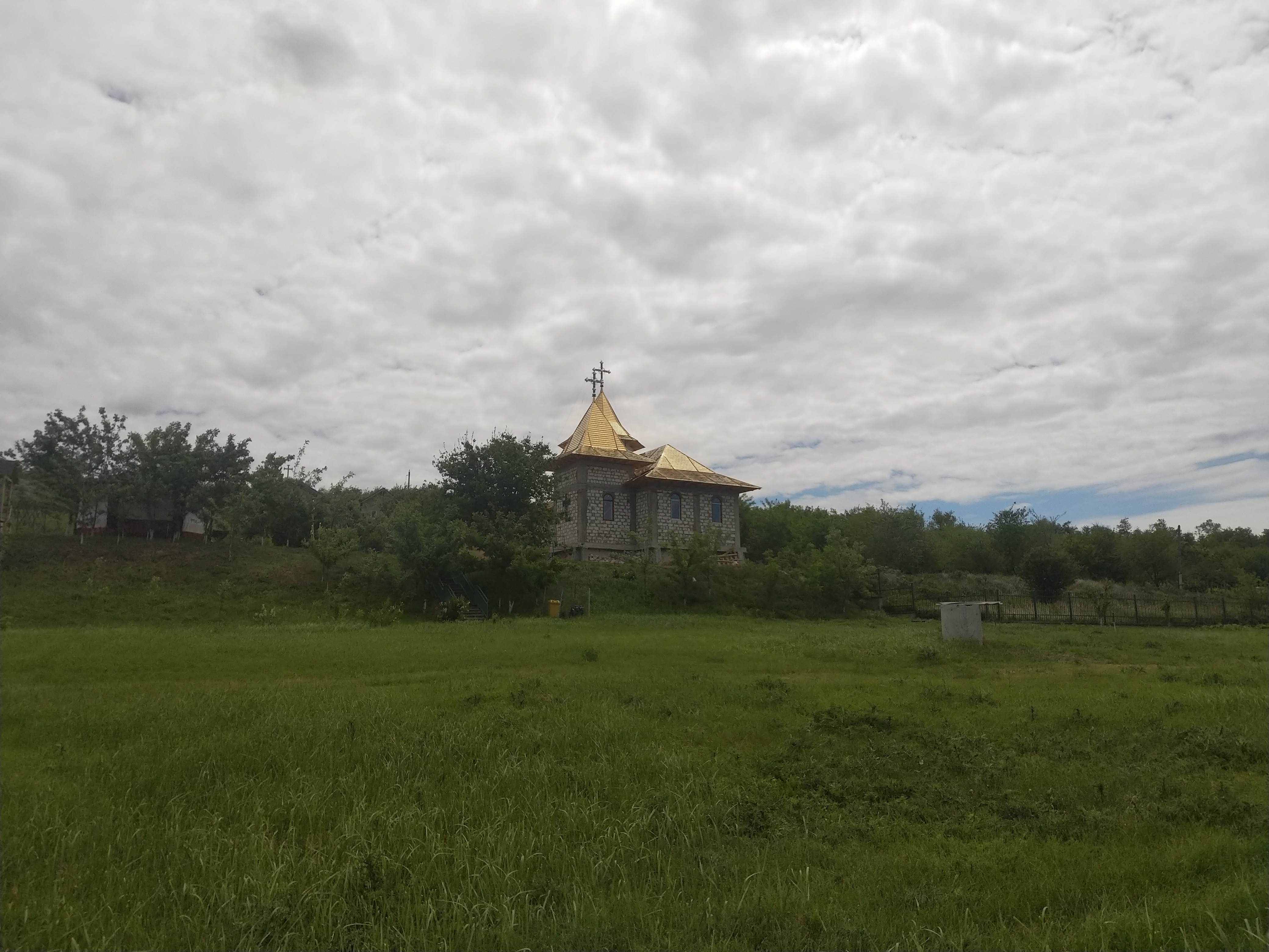 MD, Raionul Cantemir, Satul Stoianovca, Manastirea Eroilor