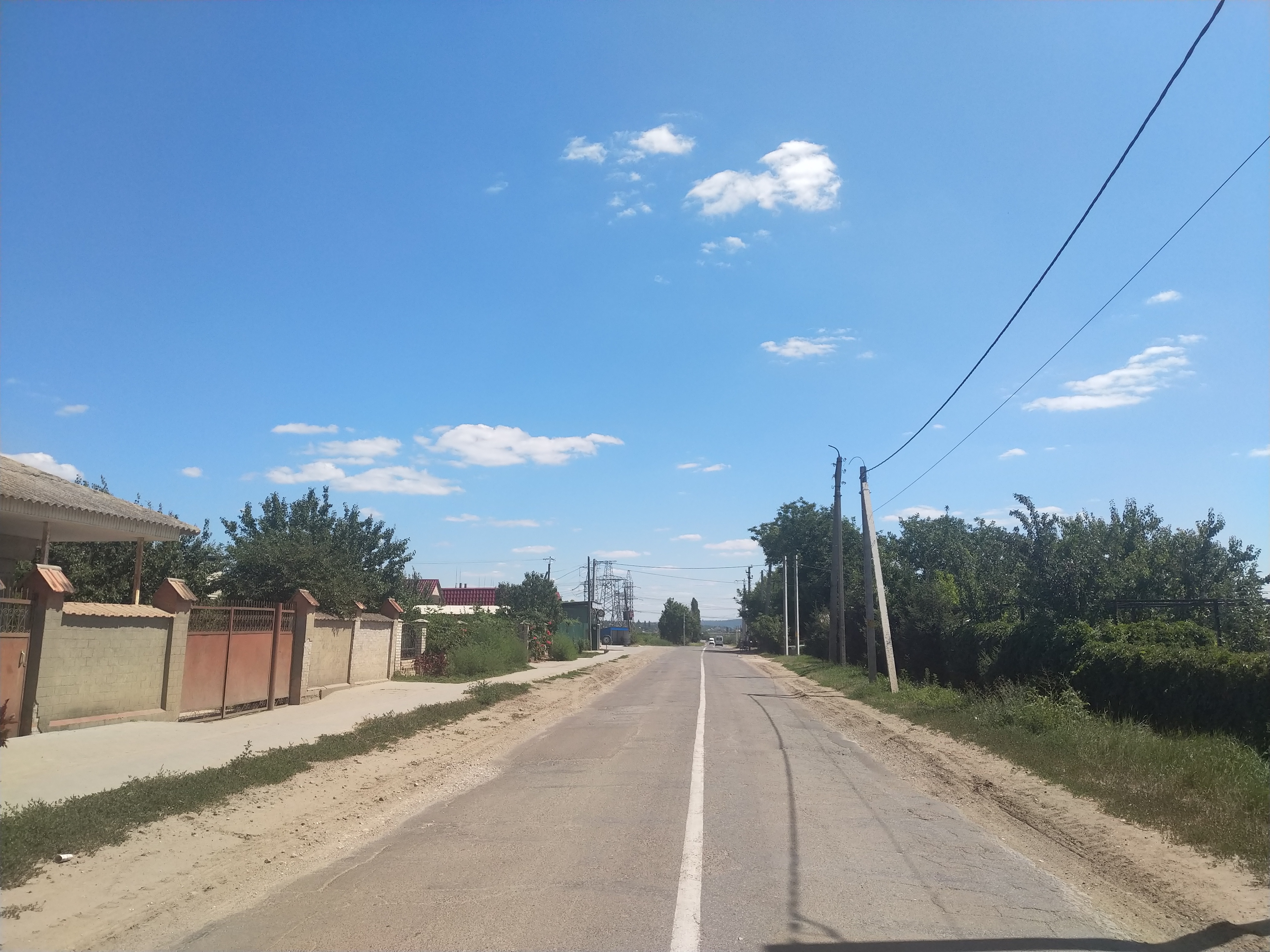 MD, Municipality Chisinau, Satul Bacioi, Drumul central prin satul Brăila