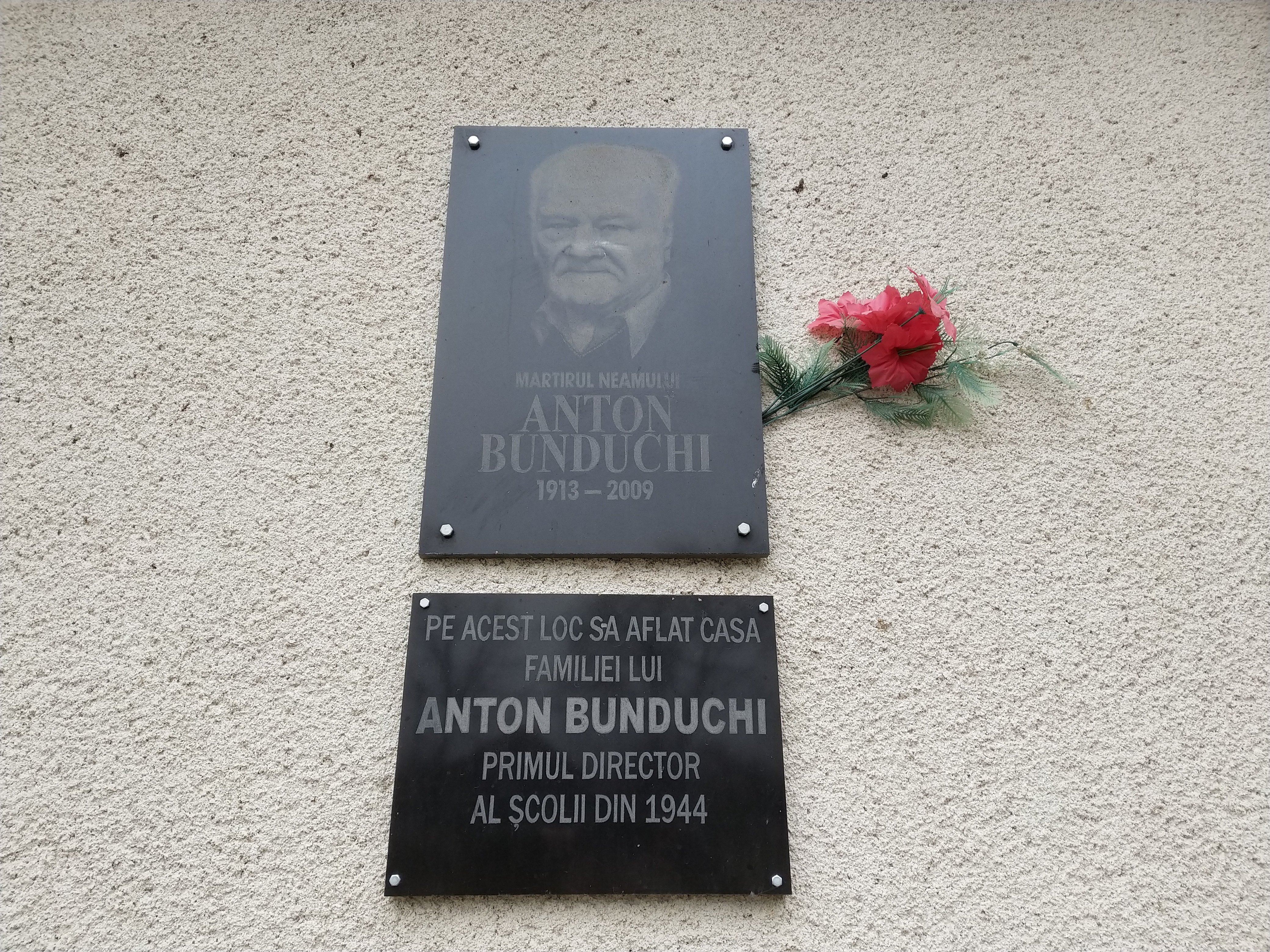 MD, Raionul Hînceşti, Satul Buţeni, Monument lui Anton Bunduchi