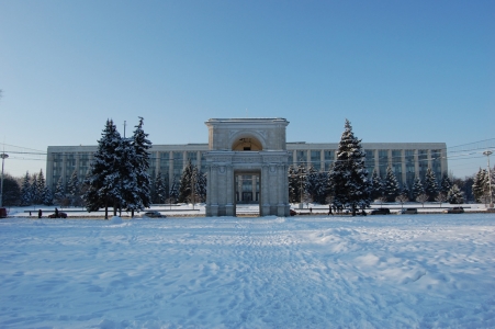 MD, Orasul Chisinau, Arca de Triumf, Cladirea Guvernului Republicii Moldova