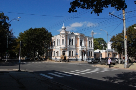 MD, Orasul Chisinau, Intersecţia străzilor Bucureşti cu Serghei Lazo