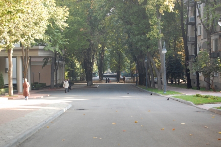 MD, Orasul Chişinău, Strada Nicolae Iorga, Intrarea în gradina publica  