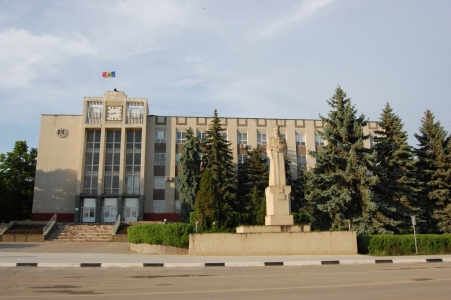 MD, Orasul Nisporeni, BCIS, Monumentul lui Ștefan cel Mare