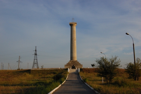 MD, Municipiul Comrat, Orasul Vulcăneşti, Monument Victoriei armatei ruse împotriva turcilor - vedere frontala