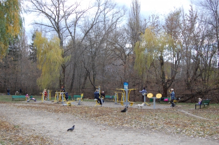 MD, Orasul Chişinău, Teren sportiv in parcul Riscani