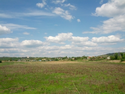MD, Raionul Hînceşti, Satul Sărata-Galbenă, Lacul uscat, Vedere spre Biserica
