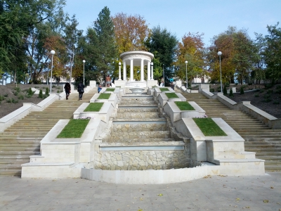 MD, Orasul Chişinău, Scarile renovate de la Valea Morilor, Vedere de Jos, Rotonda