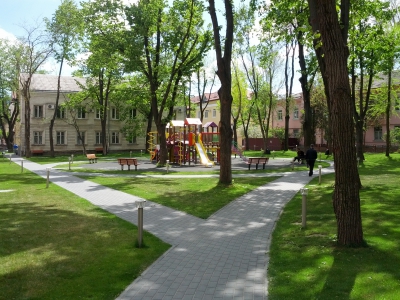 MD, Orasul Chişinău, Teren de joaca pentru copii din parcul de pe strada Bulgara