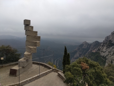 ES, Monument pe Montserrat