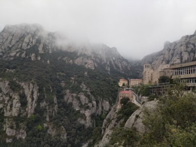 ES, Constructii pe muntele Montserrat