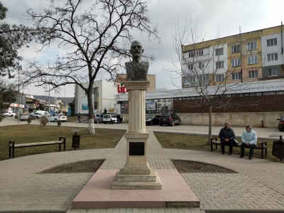 MD, Orasul Nisporeni, Monument Regele Ferdinand 1, Integratorul Romaniei 1914 - 1927