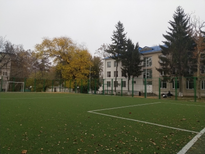 MD, Orasul Chişinău, Teren de fotbal la Liceul Dimitrie Cantemir