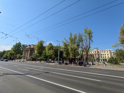 MD, Orasul Chişinău, Teatrul Mihai Eminescu și Parcul