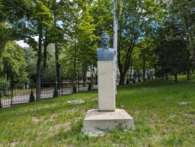 MD, Orasul Chişinău, Monument Academician Gheorghe Baciu 