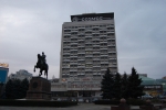 Hotelul Cosmos, Monument lui Kotovskii