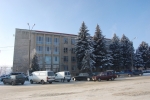 Clădire Administrativă, Oficii, Mașini parcate