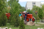 Tractoare exponate in parcul Universitatii Tehnice din Moldova
