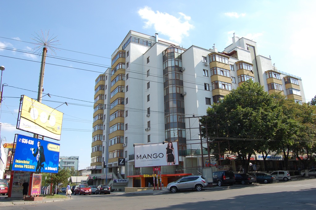 MD, Orasul Chisinau, Intersecția străzii Decebal cu strada Constantin Brăncuși