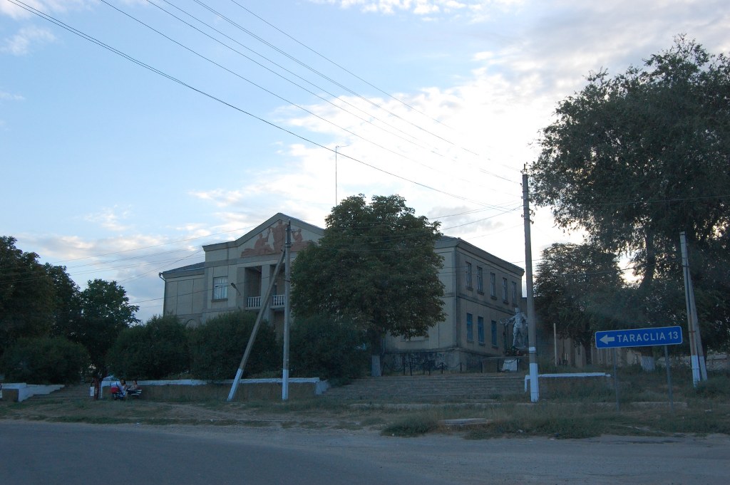 MD, Municipality Comrat, Satul Cazaclia, Casa de Cultura, Monument