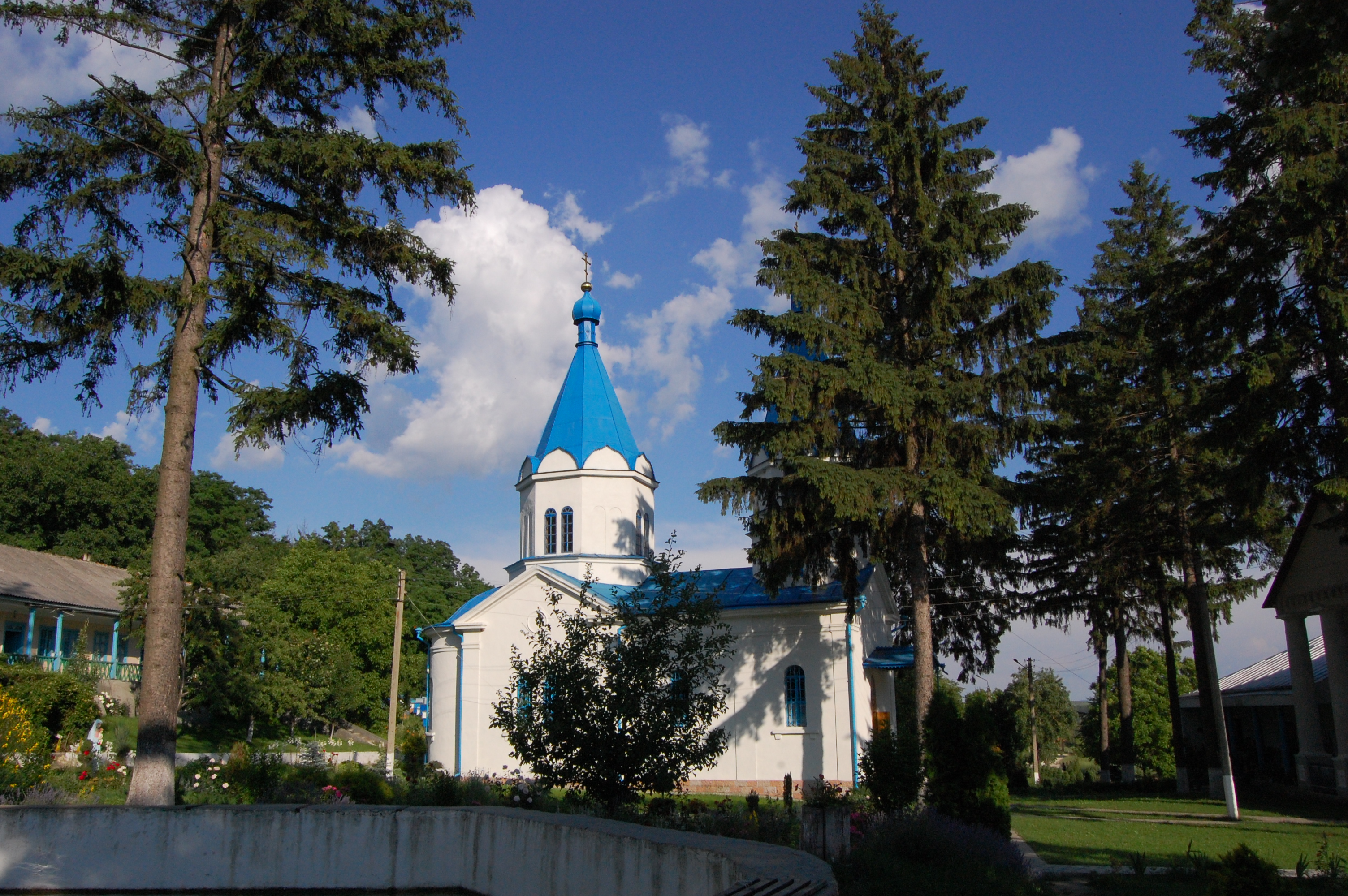 MD, Район Straseni, Satul Tiganesti, Manastirea Tiganesti, Biserica in care se petrec slujbi