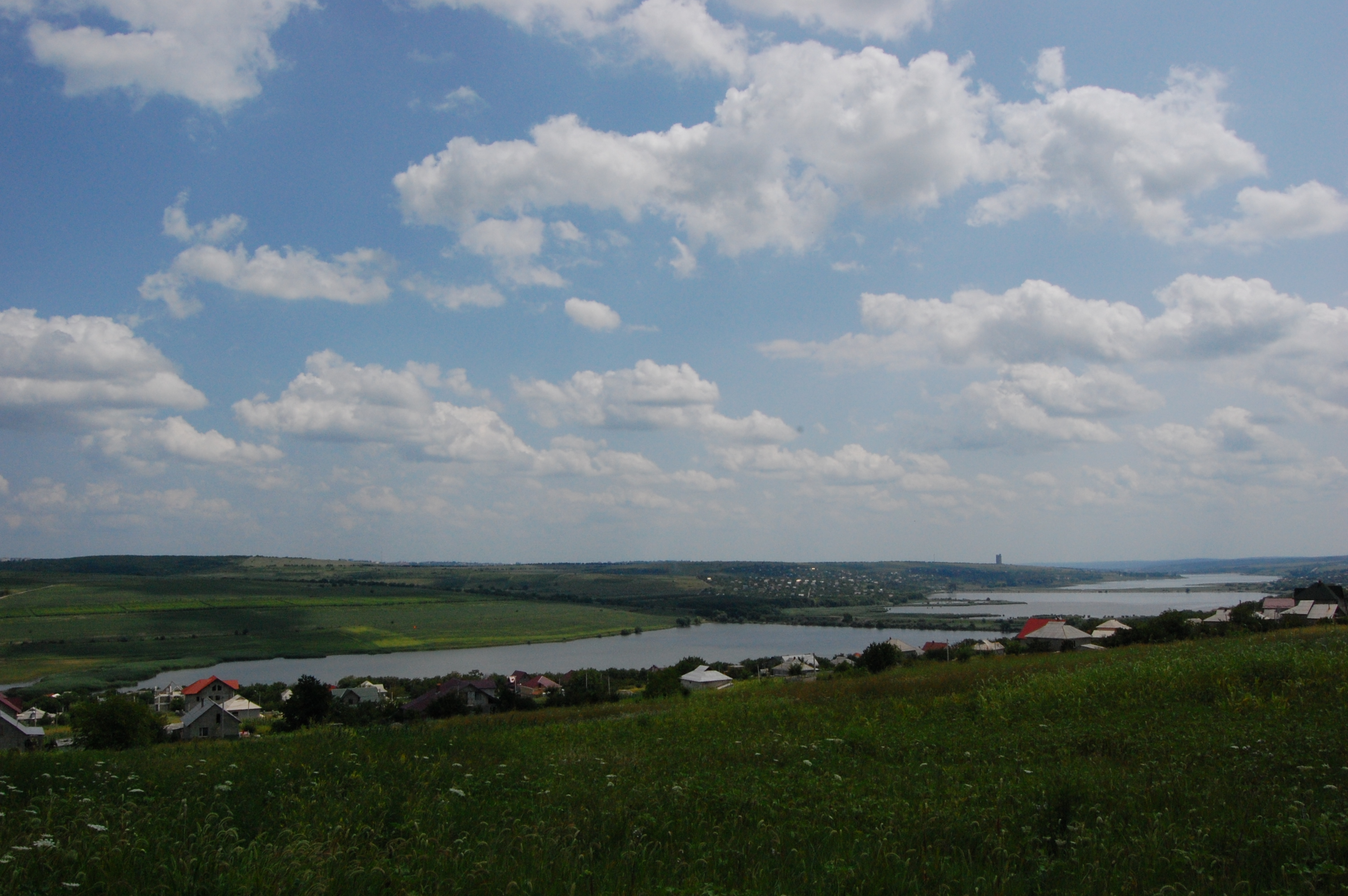 MD, Район Ialoveni, Satul Nimoreni, Lacul Dinceni, vedere de la Nimoreni, se vad toate lacurile