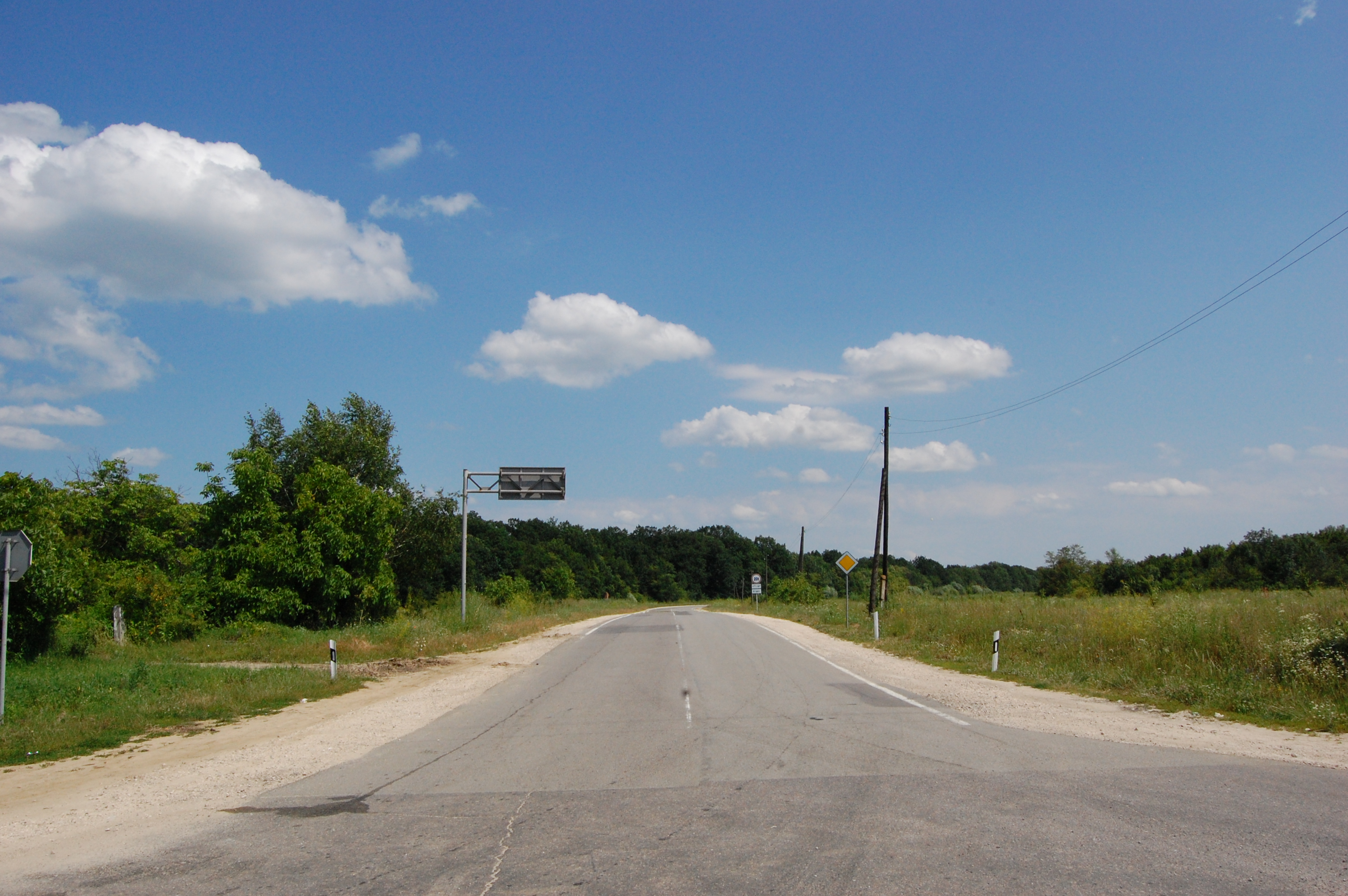 MD, Район Hincesti, Satul Dragusenii Noi, Drumul R44 Calarasi - Hincesti la intersectia cu M1