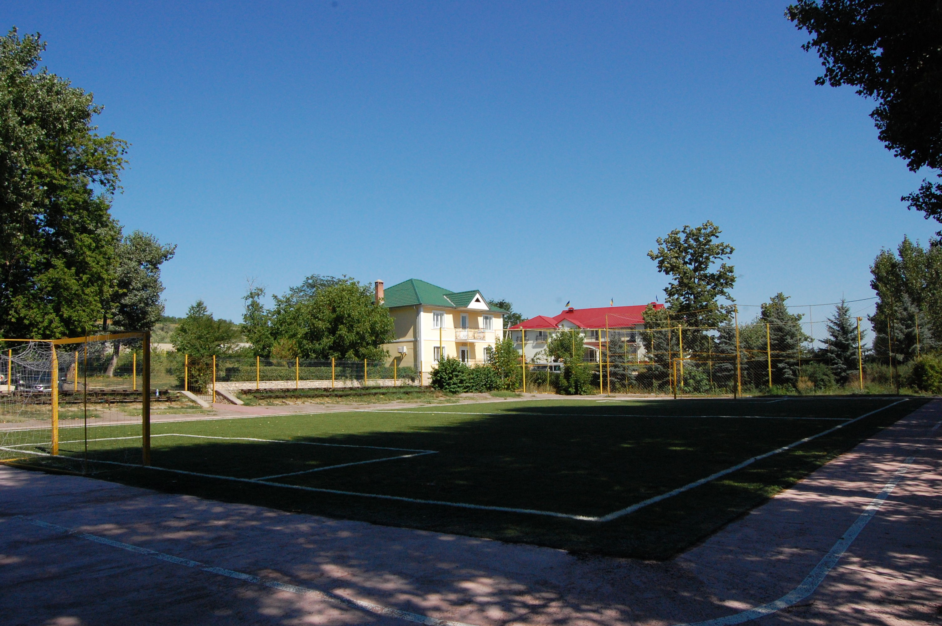 MD, District Ialoveni, Satul Costesti, Baza de odihna Costești, Teren de fotbal