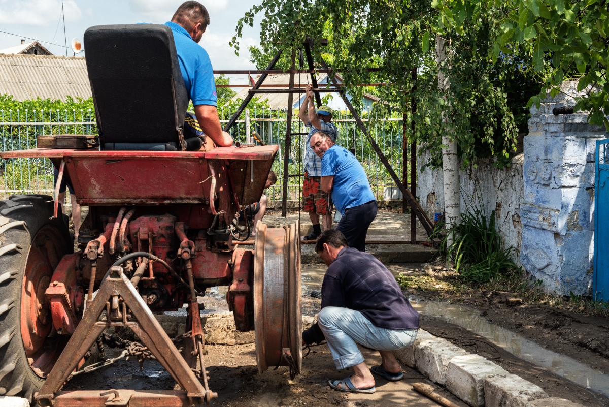 MD, District Dubasari, Satul Cocieri, Cleaning the Well