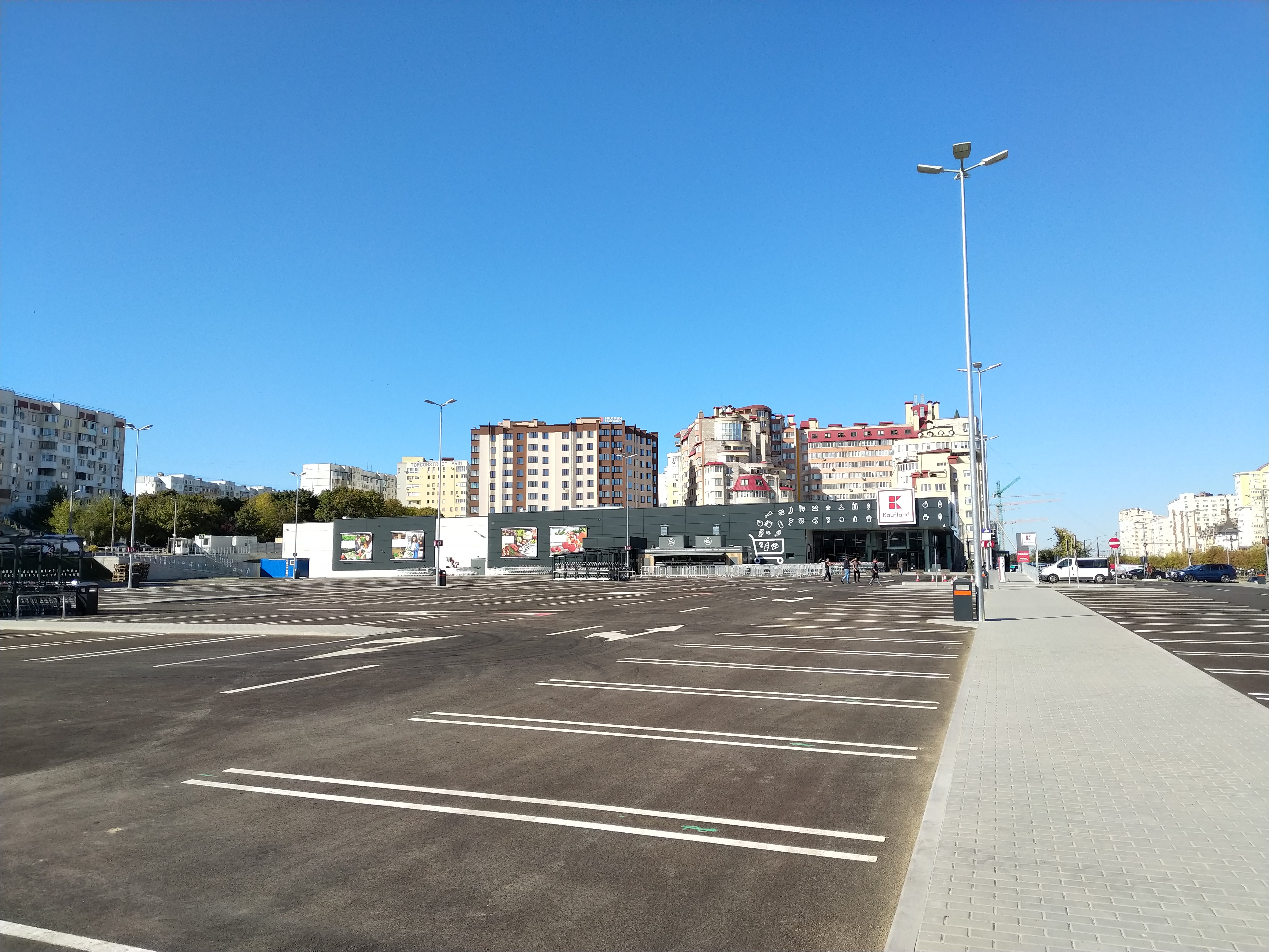 MD, Orasul Chisinau, Kaufland locuri de parcare